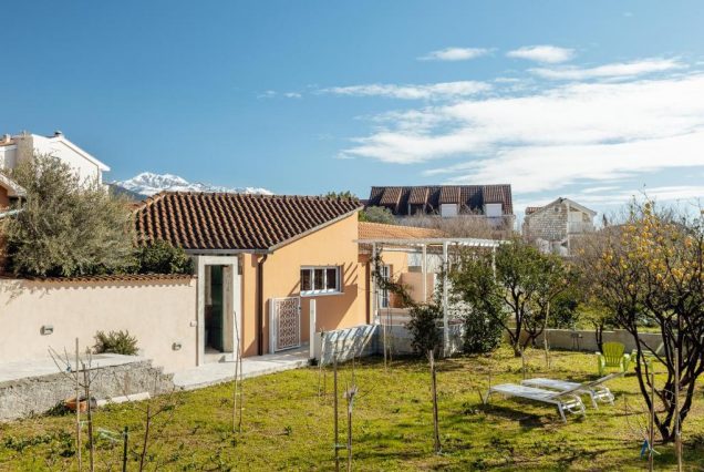 Stylish Mini-House with Garden & Beach 4★ 11 (дней)