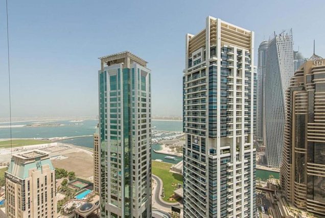 Serene Escape in Bustling Marina and JBR, Ensuite 2BR, Sky Garden Access 4★ 8 (дней)
