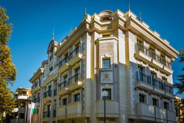 Residence City Garden - Certificate of Excellence Top 10 BEST Five-Stars City Hotels for 2024 awarded by HTIF 5★ 11 (дней)